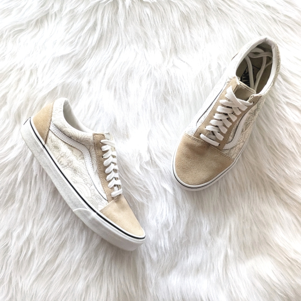 Vans Old Skool Men's 11 Sneakers Skate Shoes Desert Skulls Suede WhiteTrainers